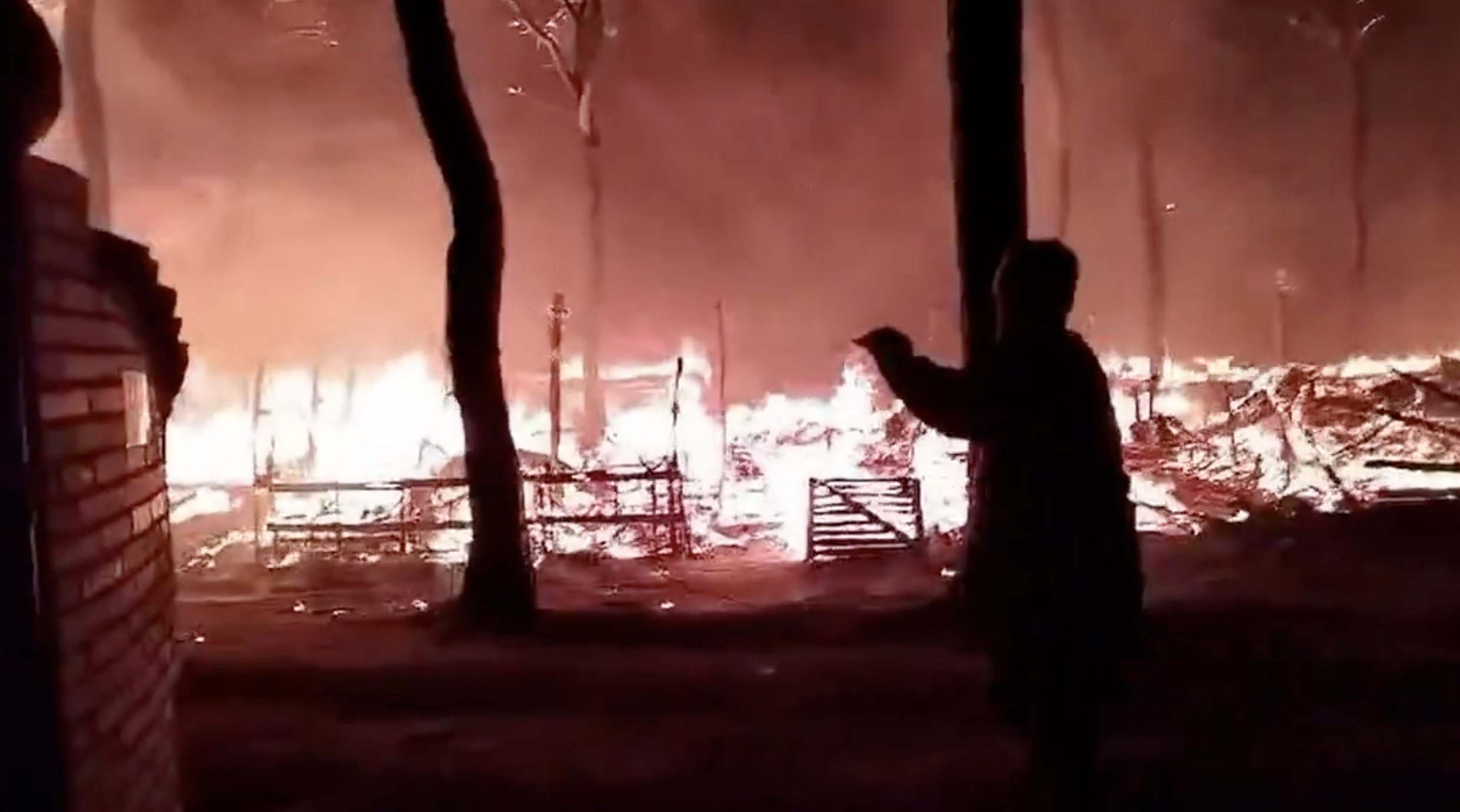 Uno de los momentos del incendio en un vídeo de la revista sin ánimo de lucro La Mar de Onuba.