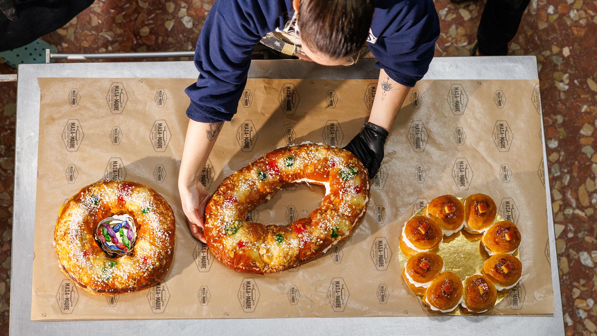 Grande, mediano y con forma de bolas, las tres opciones de Roscón de Reyes que ofrece Masa Madre.