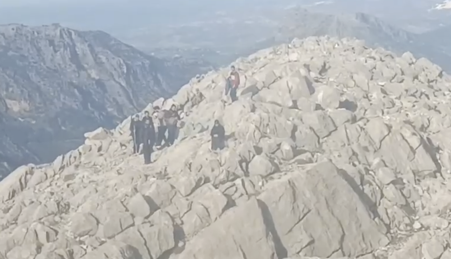 Así ha sido el rescate de un senderista en el Pico del Simancón, Grazalema.