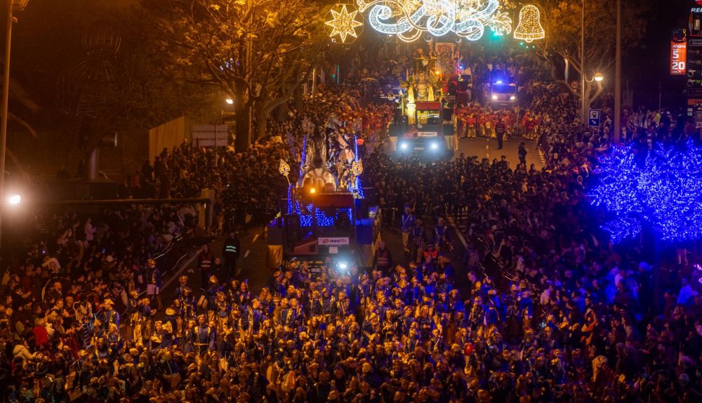 La Cabalgata de Reyes Magos de 2025 de Cádiz, en imágenes.