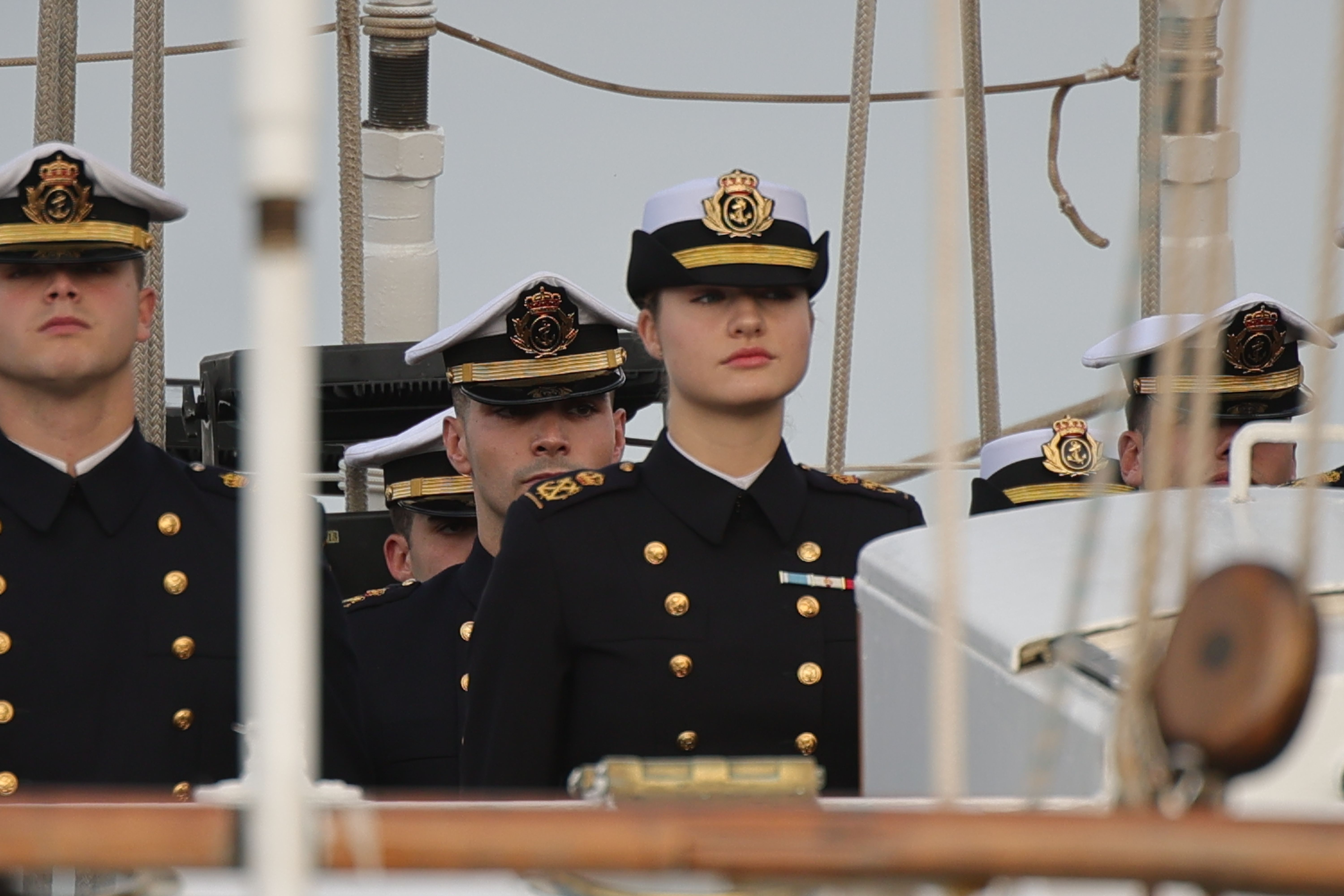 La princesa Leonor de Borbón, ya formada en la cubierta del 'Juan Sebastián Elcano'.