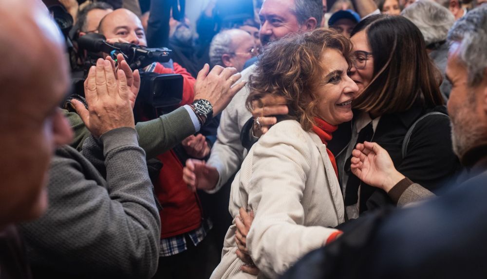 El acto de María Jesús Montero para anunciar su candidatura a dirigir el PSOE andaluz, en imágenes.