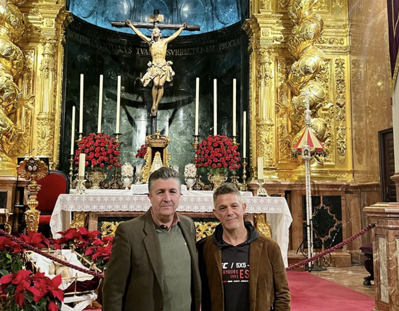 Alejandro Sanz, en la hermandad del Cachorro.