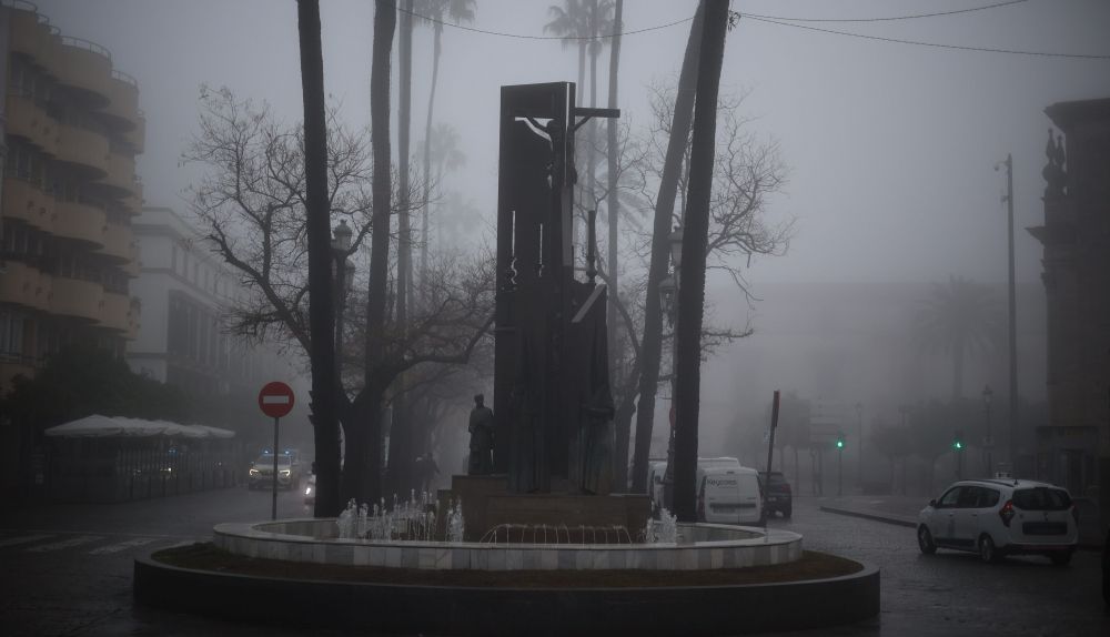 Así ha amanecido Jerez con la niebla.