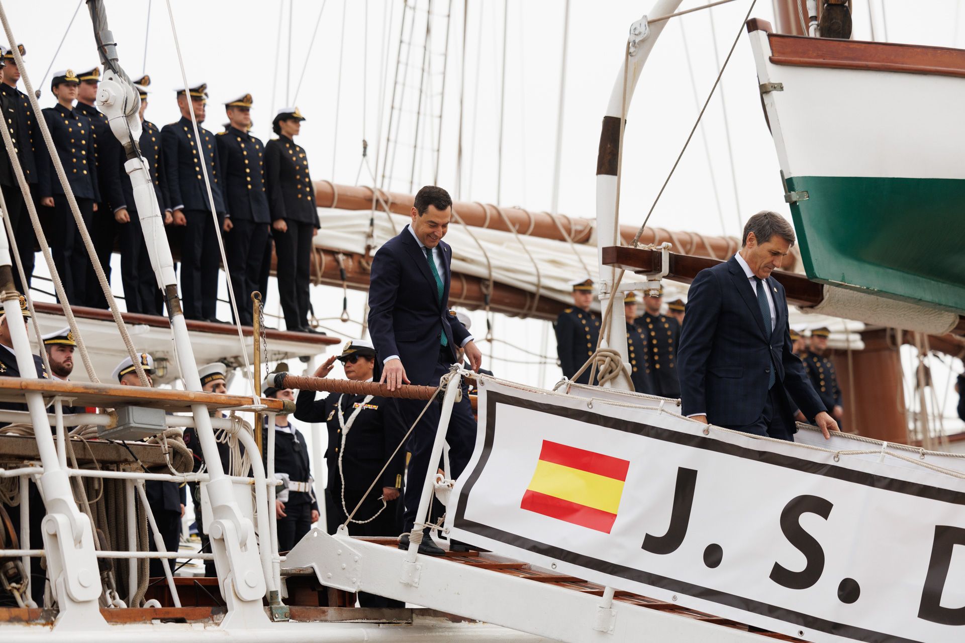 Los Reyes despiden a  la Princesa Leonor  en el Juan Sebastian el Cano