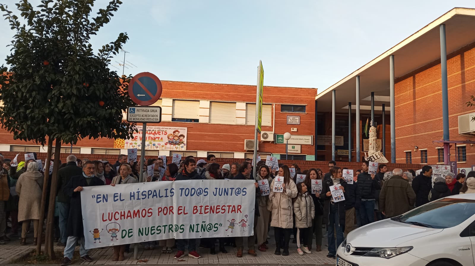 Protesta en el colegio CEIP Híspalis.