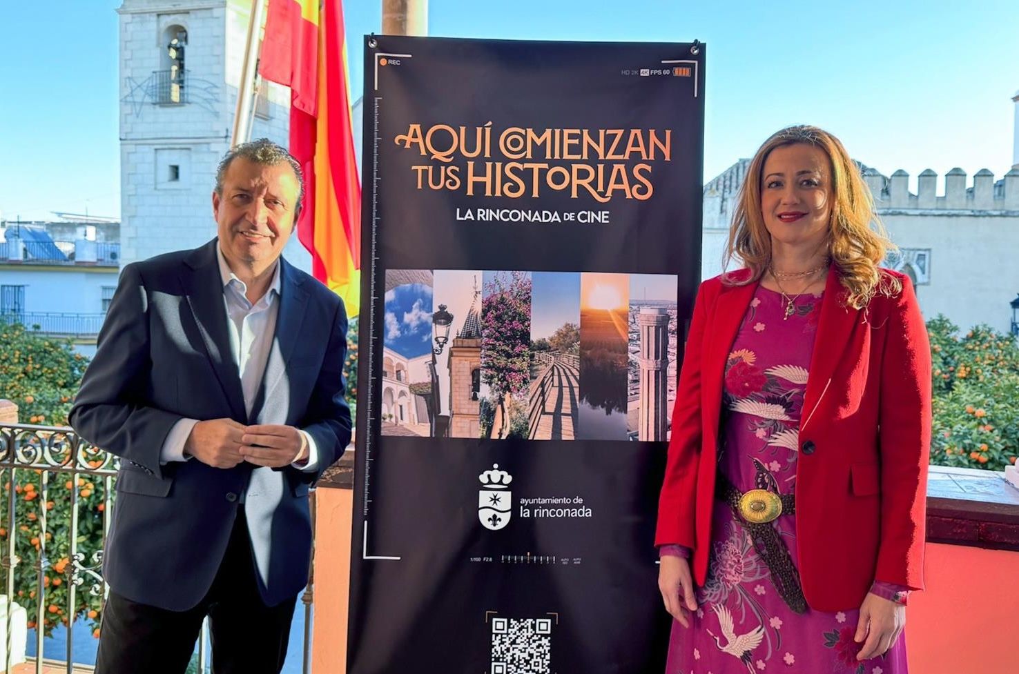 El alcalde y de la primer teniente de alcalde de La Rinconada, Javier Fernández y Raquel Vega, respectivamente, en la presentación del municipio como plató de cine.