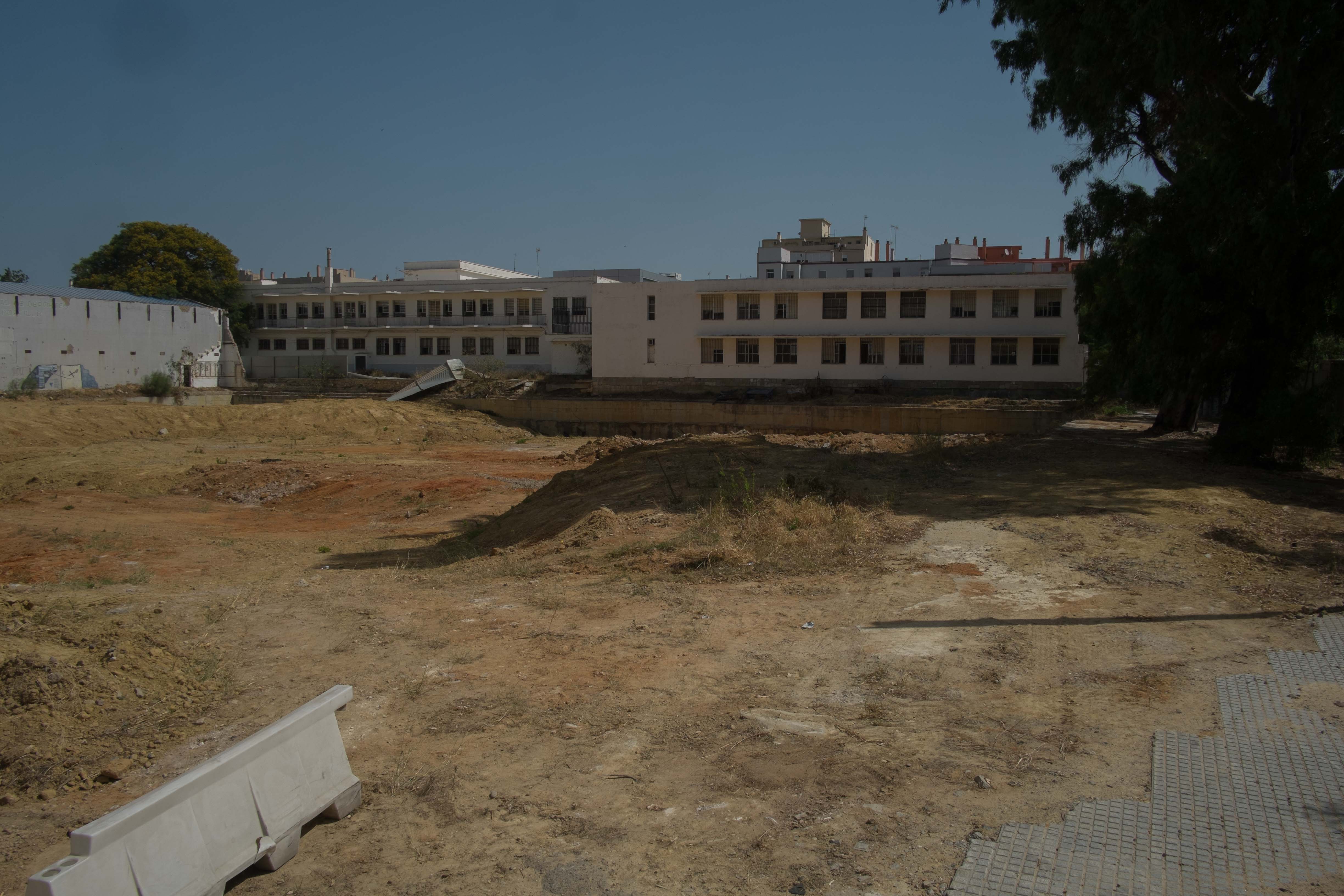 Solar del antiguo pabellón Fernando Portillo, abandonado desde el derribo de la estructura en 2008.