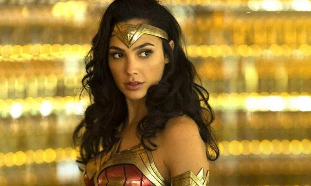 Fotograma de 'Wonder Woman 1984', primera película que Warner Bros estrenará a la vez en streaming y en los cines.