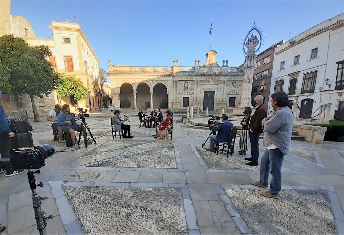 Yo no soy flamenca, soy gitana. Vicente y Lela Sordera, grabando parte del programa 'Los Caminos del Flamenco' dedicado a Jerez, en La Asunción.