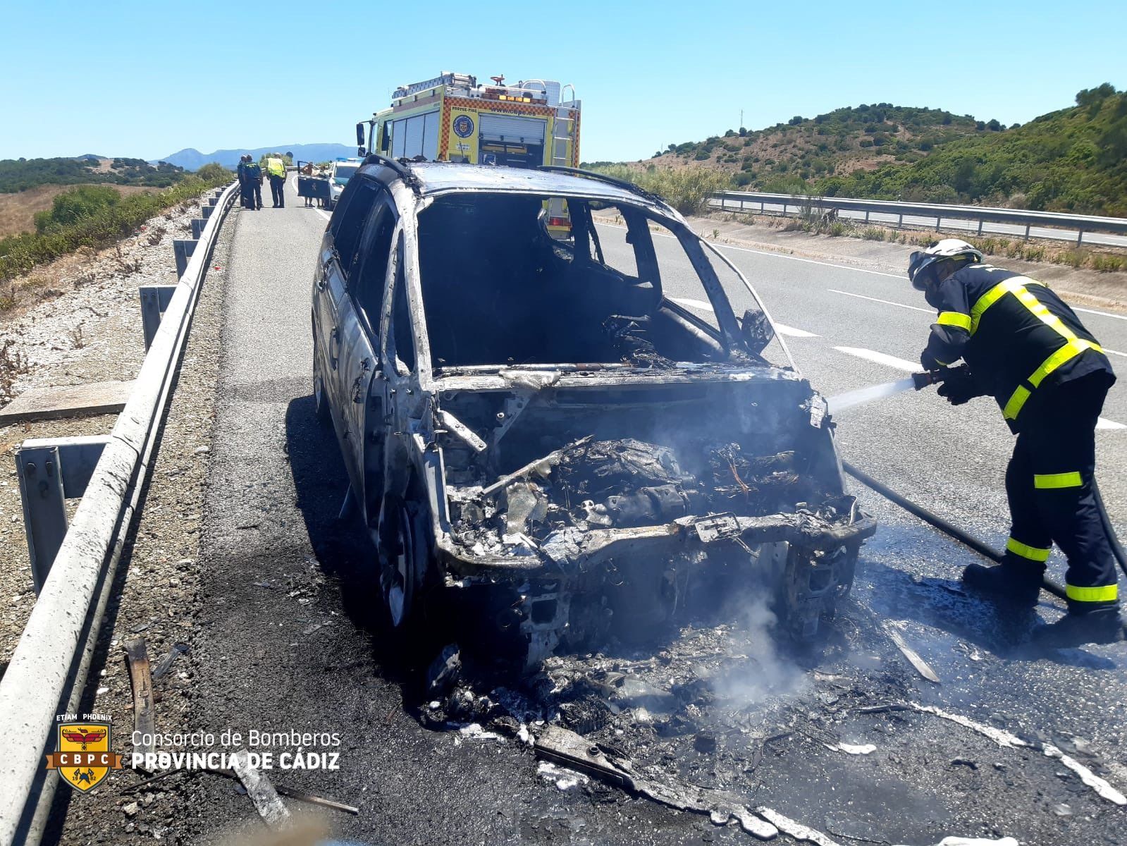 Estado en el que quedó el vehículo tras el incendio.