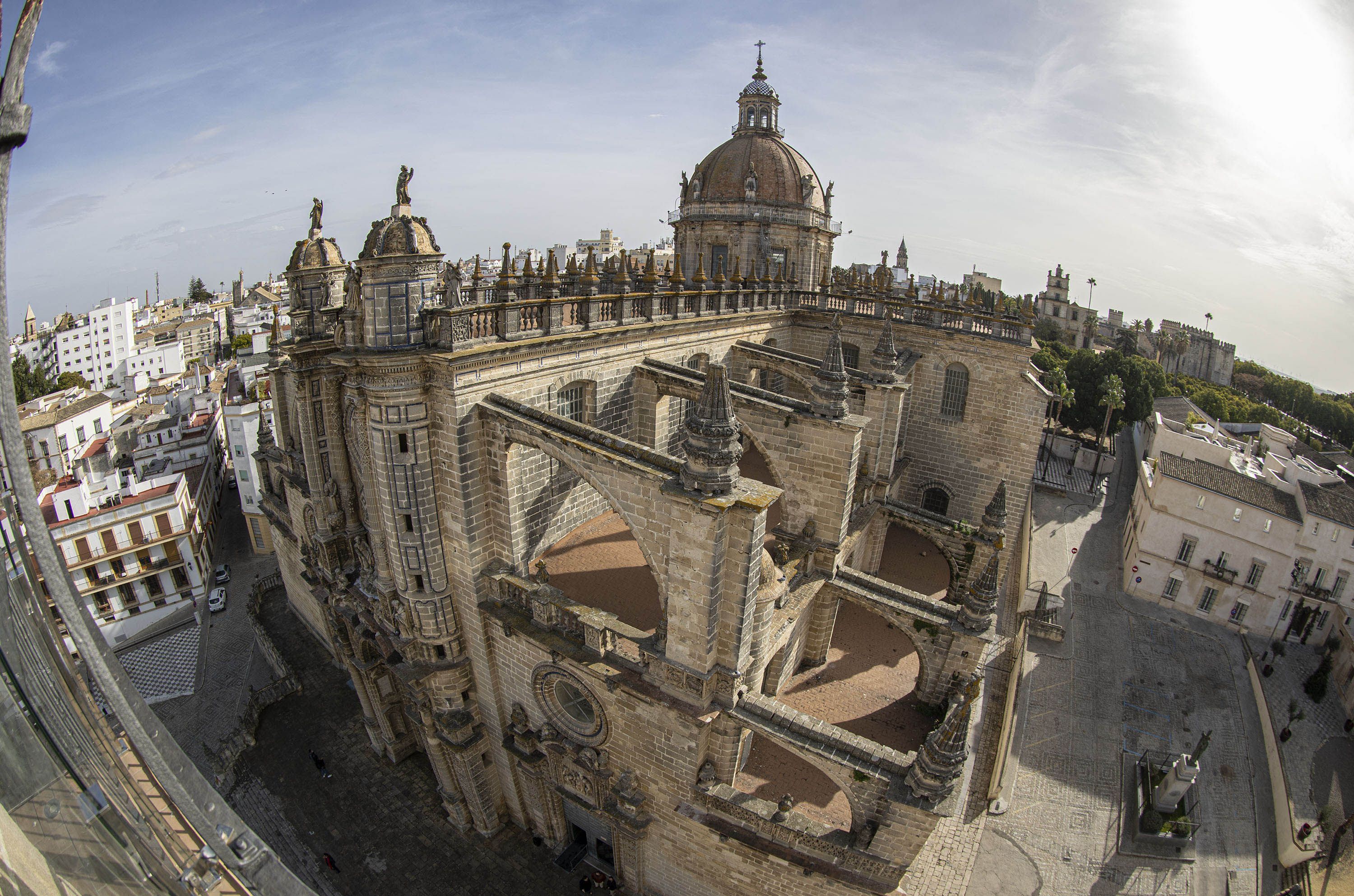 Panorámica de la Catedral de Jerez, que se iluminará de rojo el lunes. 