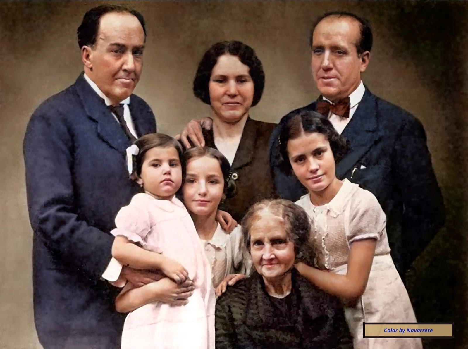 Fotografía de la familia Machado, coloreada por Navarrete.